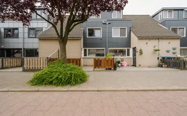 Foto van Haya van Someren-Downerpad 15, Spijkenisse