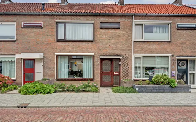Foto van Dahliastraat 45, Rozenburg