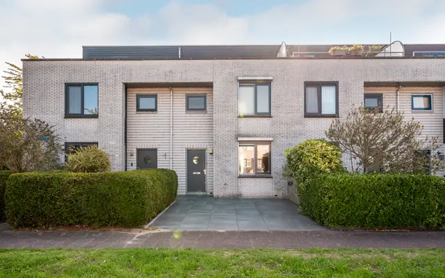 Foto van Clare Lennartstraat 3, Almere