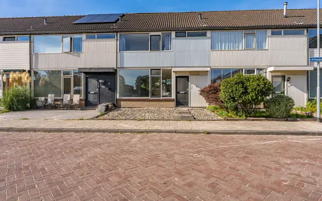 Foto van Albardaplein 16, Hoogezand