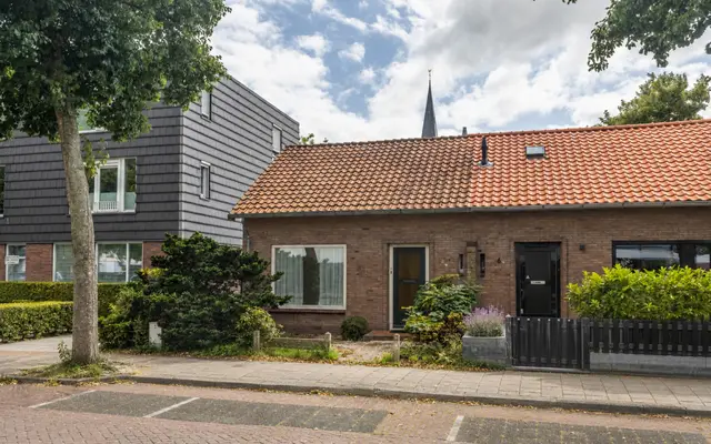 Foto van Pastoor van Muijenweg 4, 