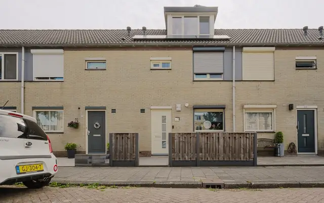Foto van Lizzy Ansinghstraat 33, Spijkenisse
