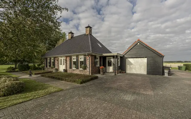 Foto van Nieuwendijk 10, Zuid-Beijerland