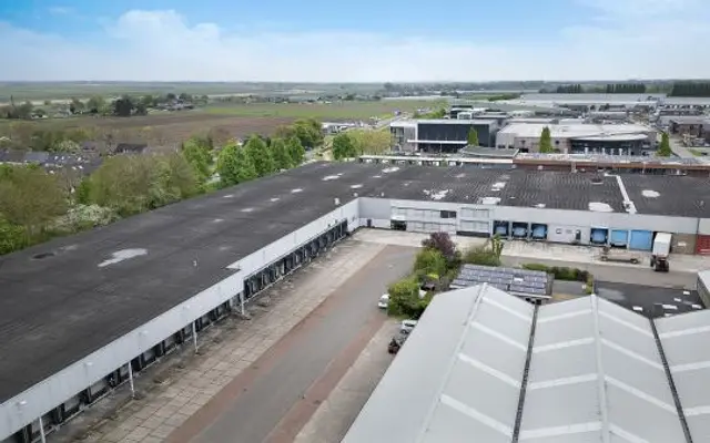Foto van Nijverheidstraat 2 4, Strijen
