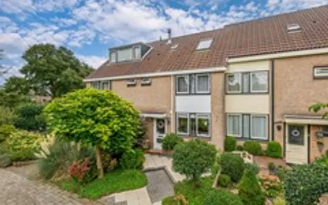Foto van Van Limburg Stirumplantsoen 24, Zwijndrecht