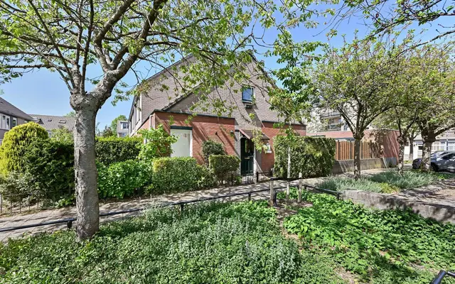 Foto van Alexander Adamskistraat 11, Voorschoten