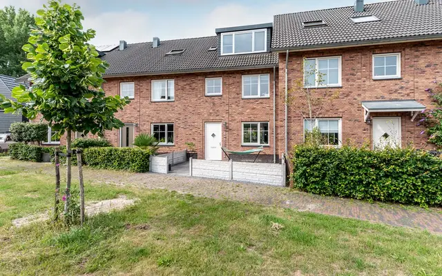 Foto van Marie Curiestraat 32, Almere