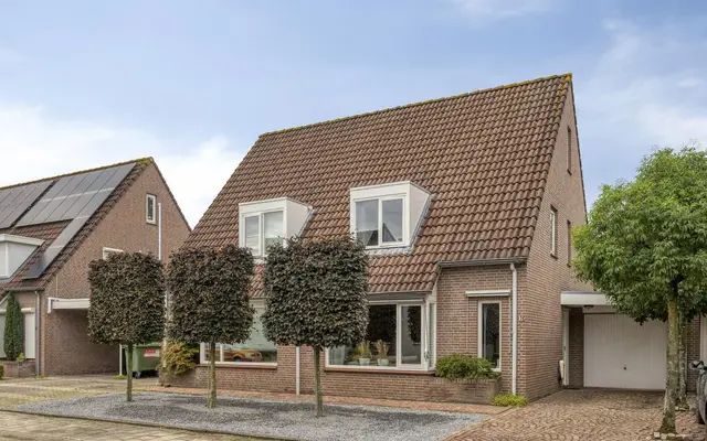 Foto van Marga Klompéstraat 15, Waalwijk