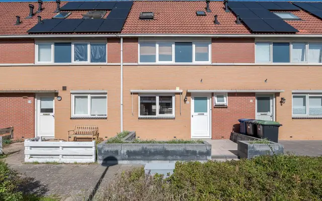 Foto van Adrienne Solserstraat 18, Almere