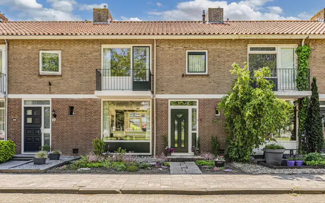 Foto van Barkstraat 8, Emmeloord