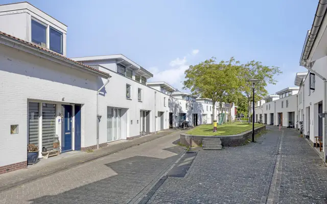 Foto van Peter van Anrooystraat 18, Deventer