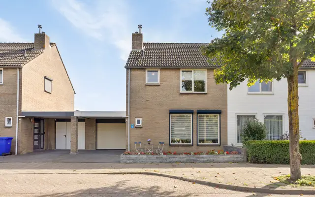 Foto van Bernhardstraat 77, Westdorpe