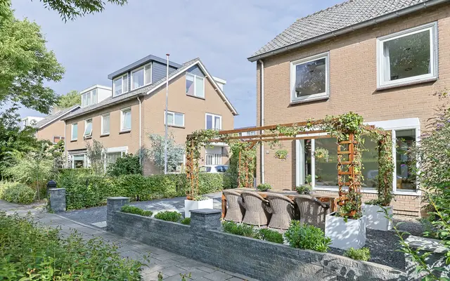 Foto van Anna Van Burenlaan 12, Alphen aan den Rijn
