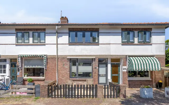 Foto van Leliestraat 27, Alphen aan den Rijn
