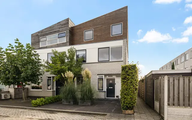 Foto van Van der Vlugtstraat 1, Groningen