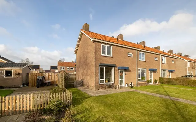 Foto van Jacobus van der Waeyenstraat 1, Koudum