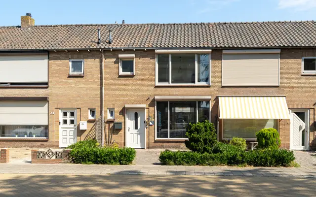 Foto van Esdoornstraat 33, Waalwijk