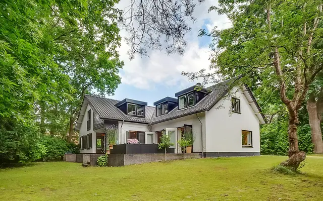 Foto van Burg. Van Holthelaan 1, Zeist