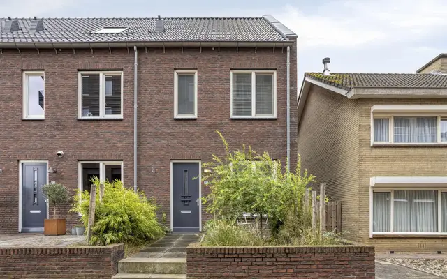Foto van Pater van den Elsenstraat 10, Grave
