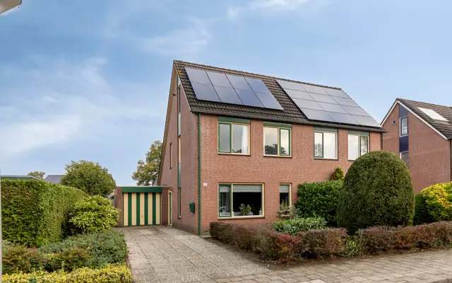 Foto van Gijsbert van Oostveenstraat 20, 