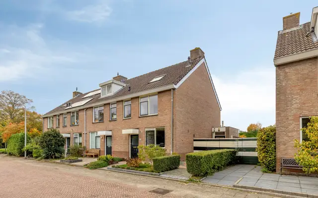 Foto van Van Dulmplein 8, Voorschoten