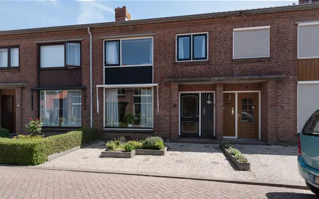 Foto van Meidoornstraat 13, Roelofarendsveen