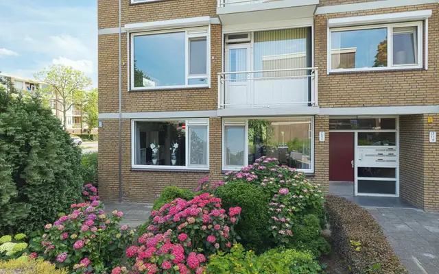 Foto van Burgemeester Crezéestraat 1, Ridderkerk