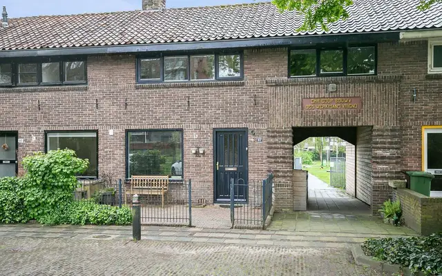 Foto van Aarkade 82, Alphen aan den Rijn