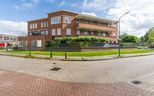Foto van Galerijmuur 36, Houten