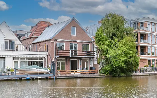 Foto van Raadhuisstraat 241, Alphen aan den Rijn