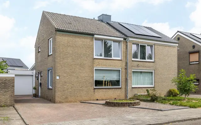 Foto van Bernhardstraat 1, Puth