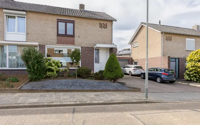 Foto van Burg. Donnersstraat 42, Munstergeleen