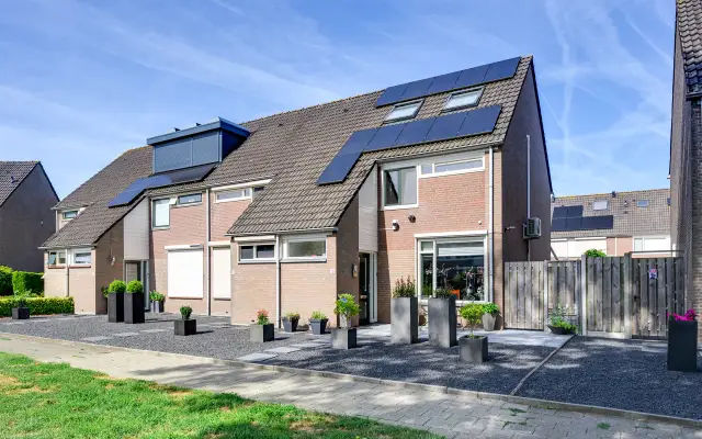 Foto van Goudenregenpad 15, Sleeuwijk