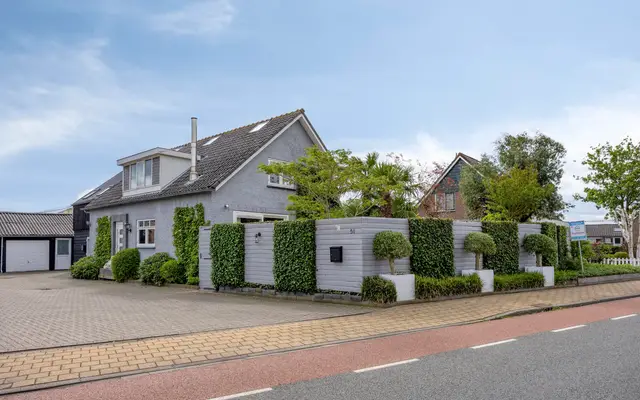 Foto van Floraweg 51, Roelofarendsveen