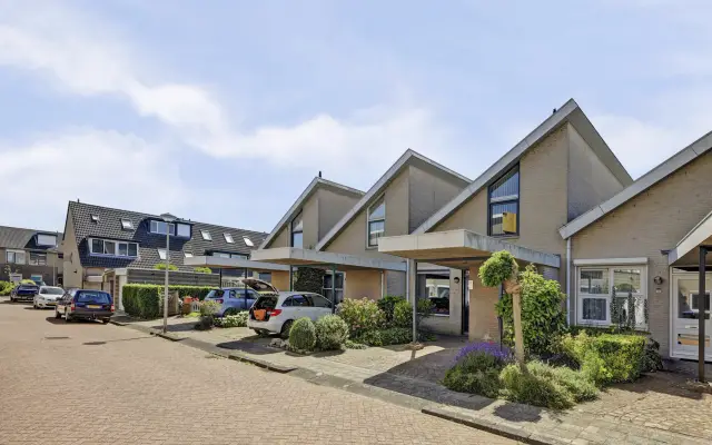 Foto van Rosa Spierstraat 12, Spijkenisse