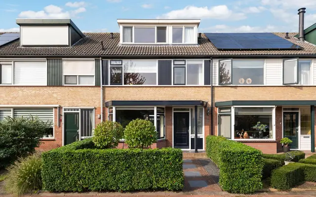Foto van Voorhuis 6, Kamerik