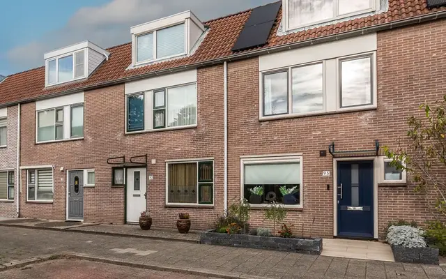 Foto van Zadelmaker 93, Alphen aan den Rijn