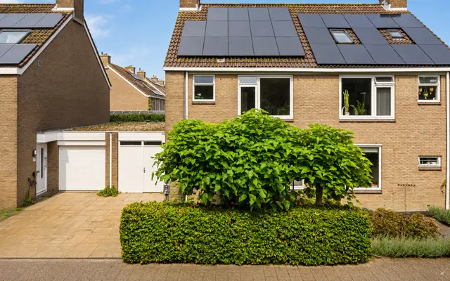 Foto van Marga Klompéstraat 35, Alphen aan den Rijn