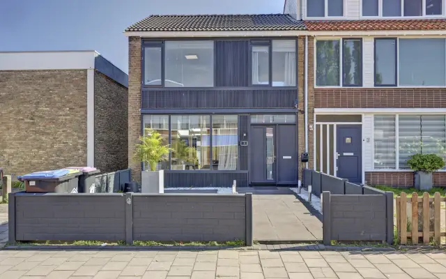 Foto van Multatulistraat 1, Spijkenisse