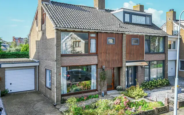 Foto van Einsteinlaan 6, Badhoevedorp