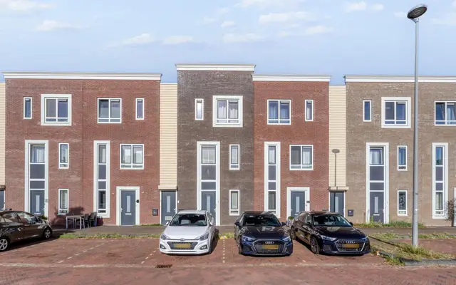 Foto van Slowakijeplaats 14, Almere