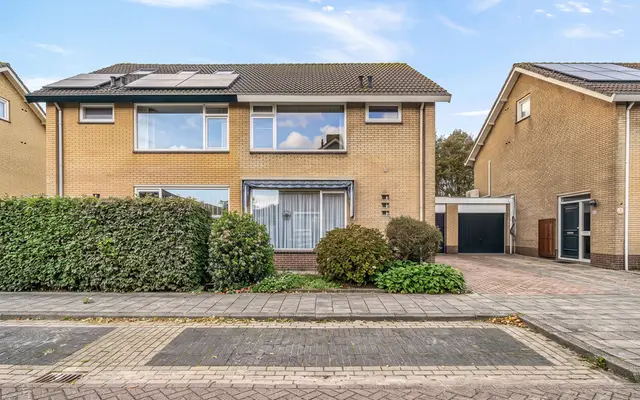 Foto van Burgemeester van Outerenstraat 11, Zoeterwoude