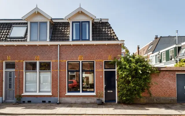 Foto van Pieter de Hooghstraat 1, Pauw Makelaardij