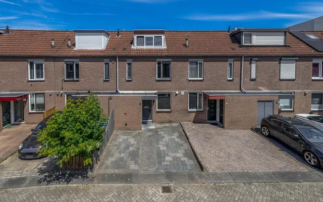 Foto van Mackaystraat 8, Spijkenisse