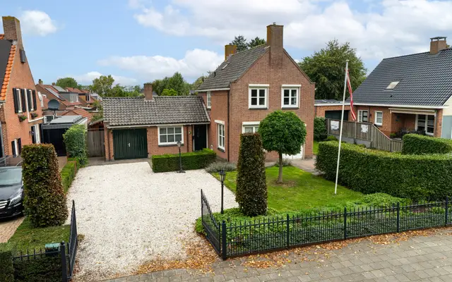 Foto van Voorstraat 8, Almkerk
