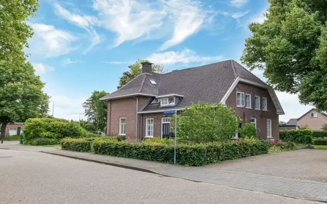 Foto van Wilhelminaplein 8, Zetten