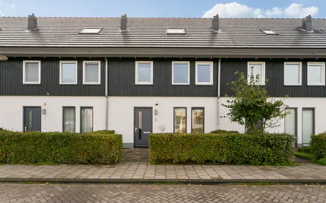 Foto van Chris Lebeaustraat 8, Deventer