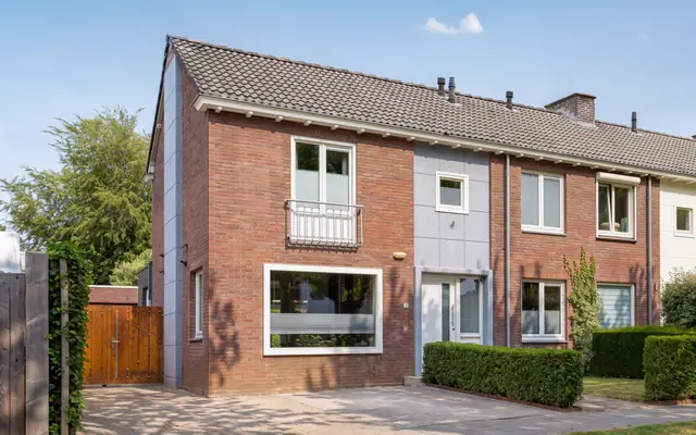 Foto van Van Veldekelaan 10, Geleen