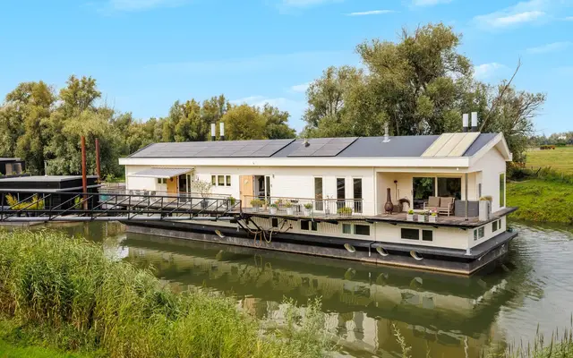 Foto van Strangkade 24, Beneden-Leeuwen
