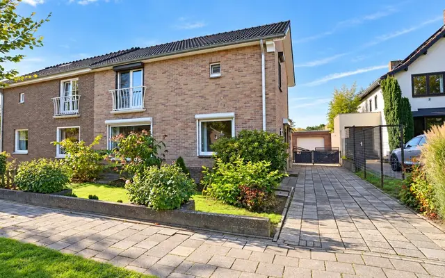 Foto van Vondellaan 14, Geleen